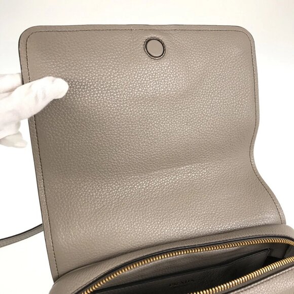 PRADA Vitello phoenix Shoulder bag - Picture 12 of 16